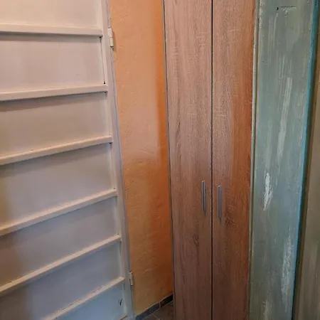 Midtown Place Loft таванска с баня Doris 2 Апартаменти *