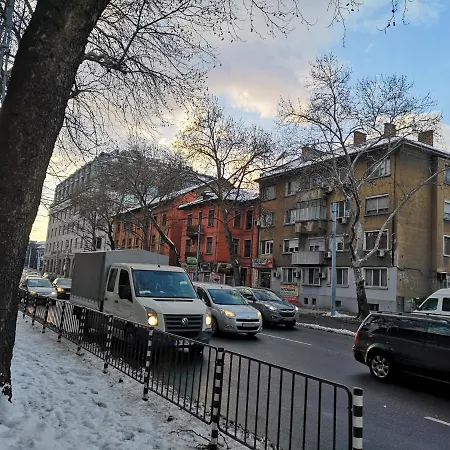 Midtown Place Loft таванска с баня Doris 2