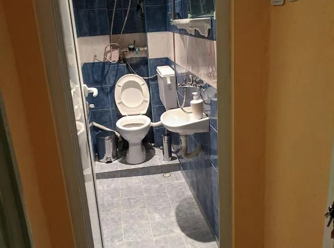 Midtown Place Loft таванска с баня Doris 2